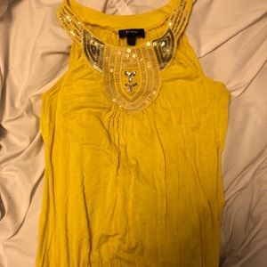 Stylish yellow top!